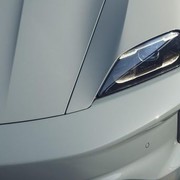 Un graffio sulla Porsche Taycan, poi la fattura choc: quasi 38.000 dollari di ri