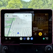 Android Auto, finalmente in distribuzione un fix per il bug della riproduzione a