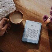 La "cornice luminosa" dei nuovi Kindle è un difetto o una feature?