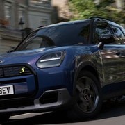 MINI Countryman SE, c'è una nuova serie speciale: trazione integrale e 458 