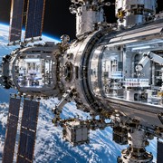 Farmaci testati nello spazio: nasce un laboratorio orbitale automatico