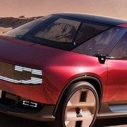 Renault E-Space, l'iconico monovolume torna alle origini (ed è elettrico)