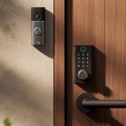 Mai più chiusi fuori casa: la nuova serratura smart di Ring si ricarica 'a mano'
