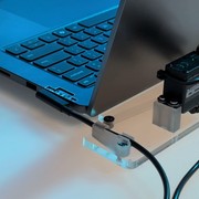 Surface Laptop Ultra, uno sguardo ravvicinato alla porta USB-C magnetica