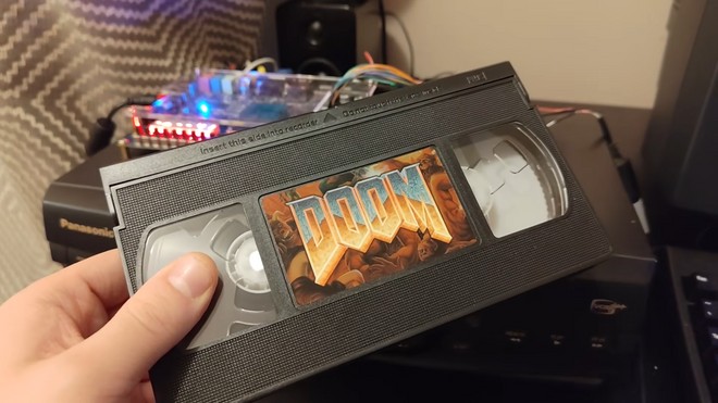 Anteprima: Doom gira anche sulle videocassette! Il curioso esperimento di un modder