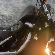 Harley-Davidson travolta da un'auto: motociclista invalido, risarcimento da