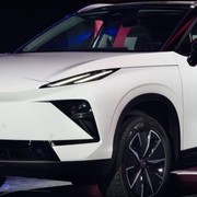 OMODA 4 e OMODA 5 NEXT, doppia novità a Parigi: tecnologia, IA e motori ibridi