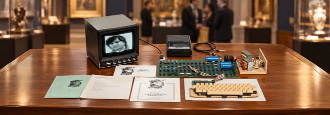 Apple-1, venduto per oltre un milione di dollari un raro esemplare firmato da Woz
