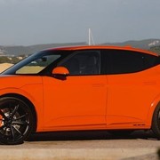Genesis GV60 Magma, potenza fino a 650 CV e 425 km di autonomia: prezzi e presta