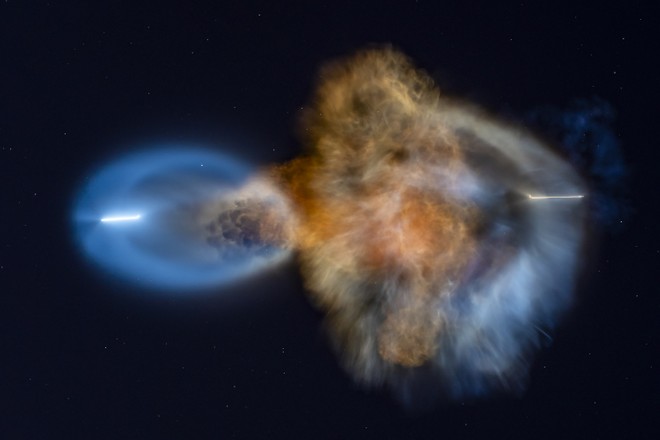 Falcon 9 di SpaceX crea una medusa nel cielo: lo spettacolo di CRS-35