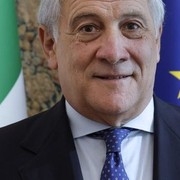 Bollo, Tajani: «Estendere l'esenzione a tutte le prime auto»