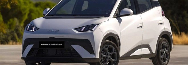 BYD Dolphin Surf, la piccola elettrica "si fa in cinque" e si rinnova dentro