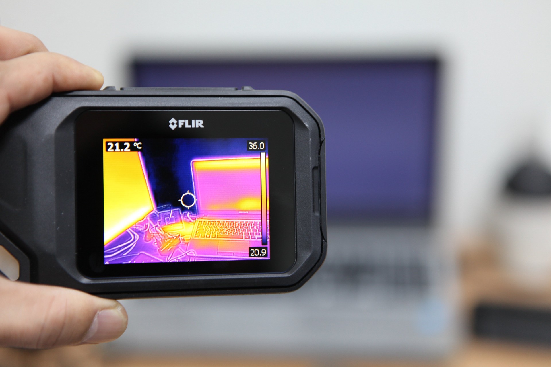 Picothermal è il kit che trasforma il tuo smartphone in una termocamera
