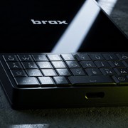 Brax Wink crede ancora nella tastiera fisica, ma volendo si può rimuovere