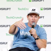 Mark Wahlberg apre ai cloni AI: attore anche dopo la morte?