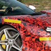 Ferrari, sbuca in strada un modello stranissimo: i segreti che nasconde