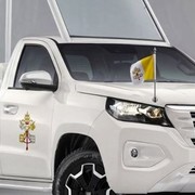 La Papamobile di Leone XIV è un pick-up FIAT: debutto in Sud America