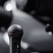 Porsche come Ferrari, brevettato il cambio manuale simulato: simula resistenza i