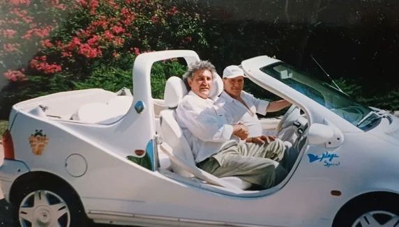 Silvio Berlusconi aveva una Twingo davvero speciale: ne esistono soltanto 18