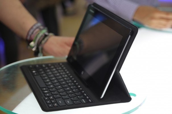 Lenovo Miix 10: tablet Windows 8 con Atom Z2760 e display 10.1 pollici  (video) 