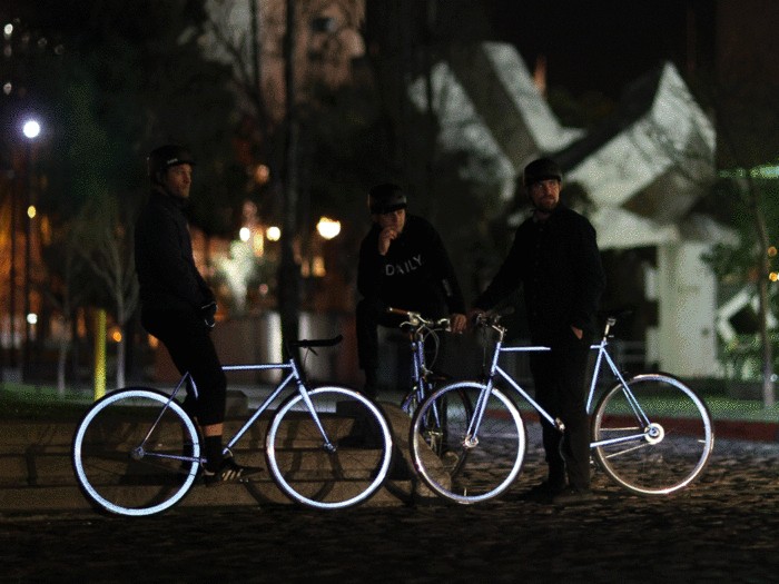 Vanmoof presenta la bicicletta elettrica di design, con antifurto GPS  (video) 