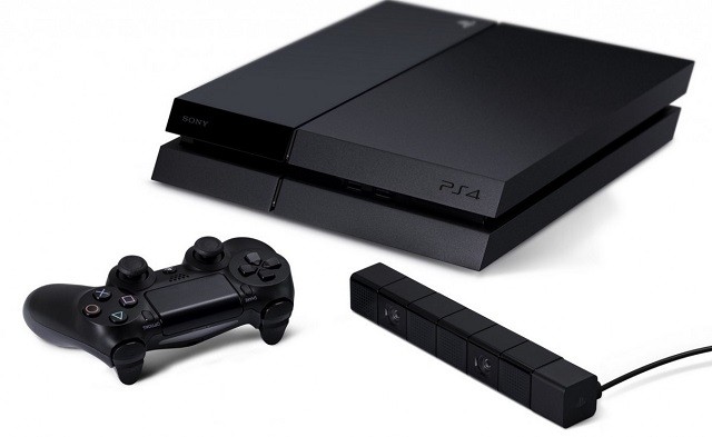 PS4 Slim con secondo DualShock 4 e 3 giochi in offerta a €349,99 da Unieuro