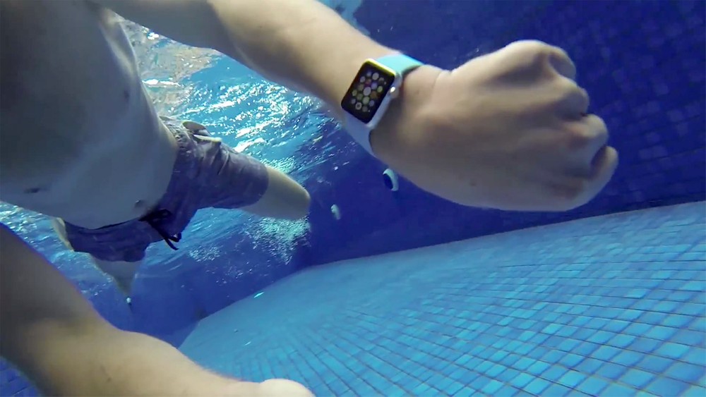 Smartwatch e smartband: come sapere se resistono all'acqua