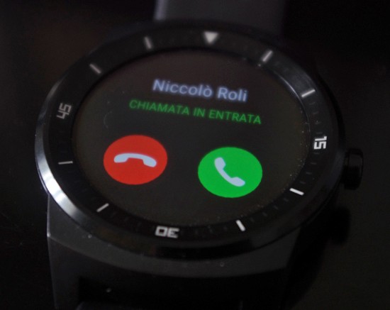 Rispondere alle chiamate su iPhone con uno smartwatch Android Wear?  Possibile (video)