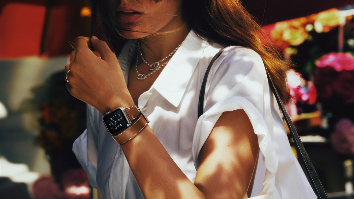 Apple Watch nuovi cinturini e due nuove colorazioni Sport oro ed