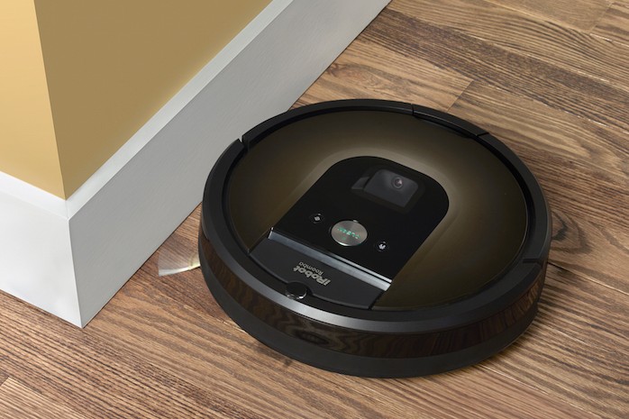 Il robot aspirapolvere iRobot Roomba 980 mappa le stanze e si gestisce  tramite Wi-Fi (video) 