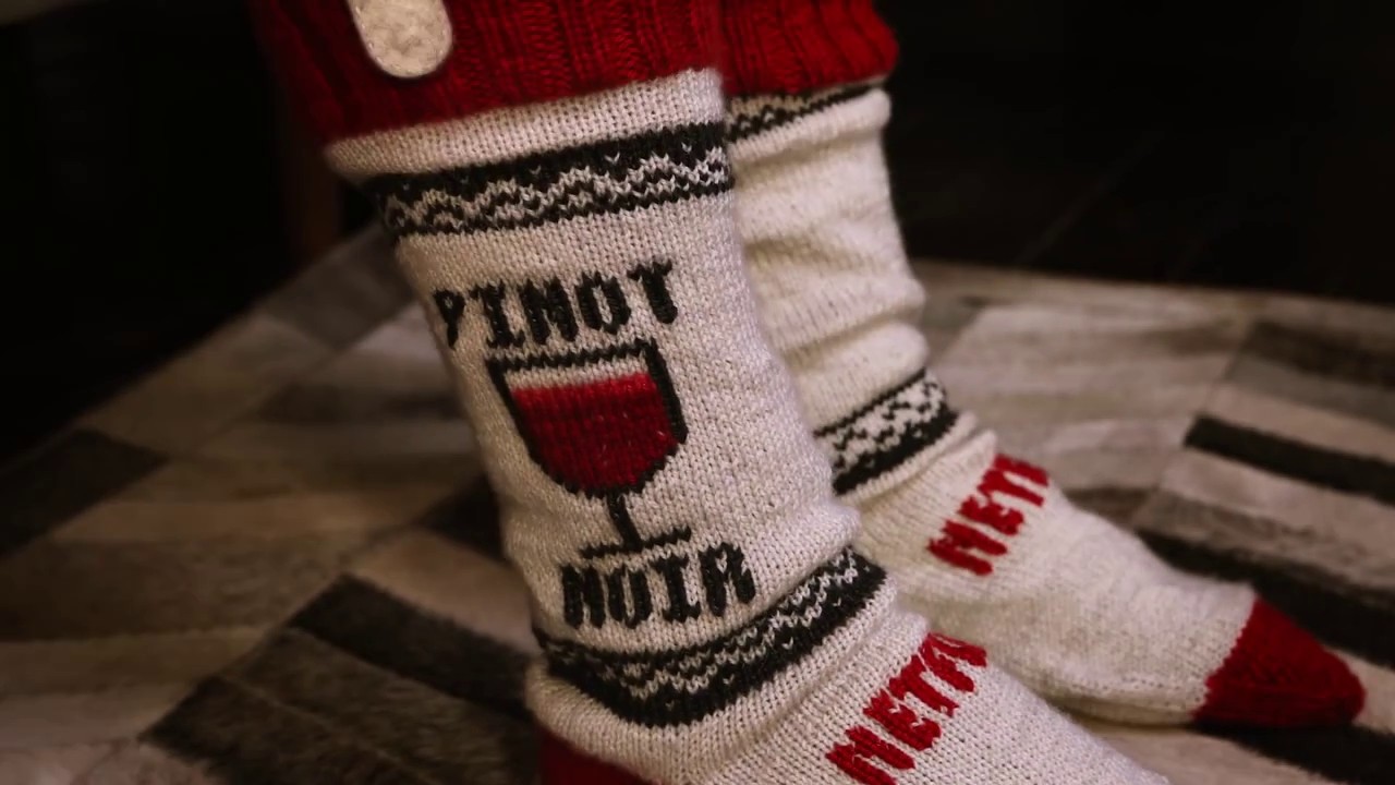 Netflix spiega come realizzare i calzini che mettono in pausa la TV se ci si addormenta (video