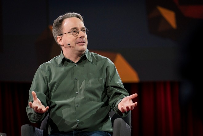Linus Torvalds conferma: l'AI sta cambiando lo sviluppo di Linux per sempre