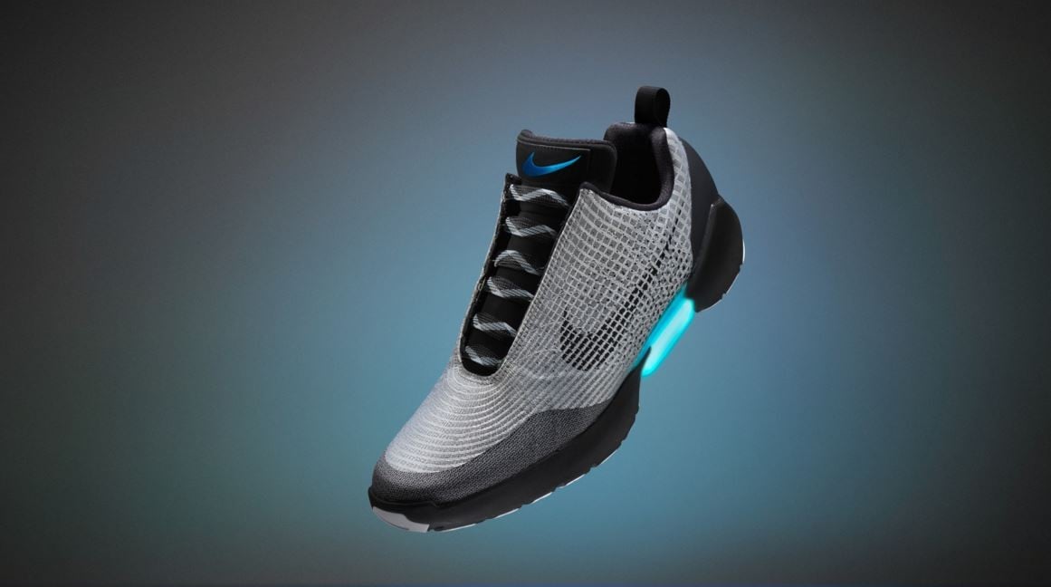 Nike, le scarpe autoallaccianti dall'1 dicembre a 720$ - HDblog.it