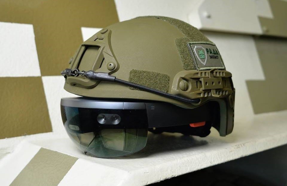CRS è il casco militare con Microsoft HoloLens 