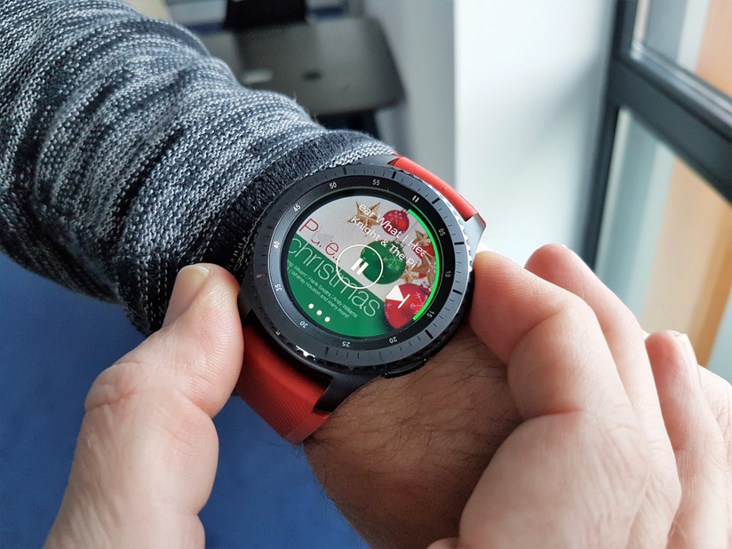 Samsung Gear S2 e S3 arriva l app di Spotify HDblog