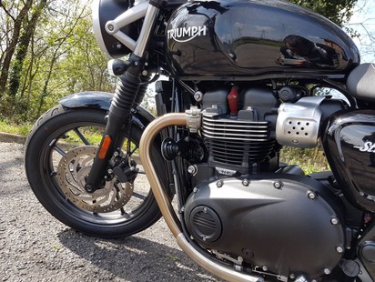 Triumph Street Twin Prezzo, Scheda tecnica e Foto - Dueruote