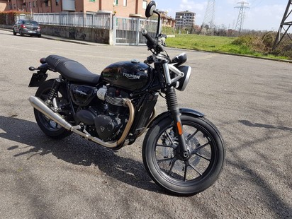 Street Twin: scheda tecnica e foto 