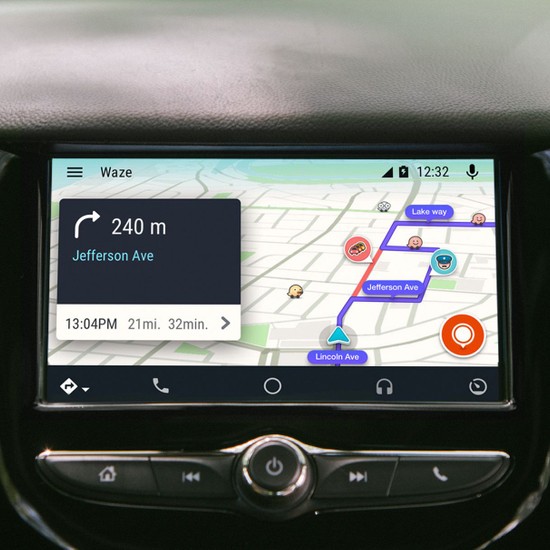 Waze arriva in versione stabile su Android Auto 