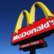 McDonald's, quanto costa un Big Mac? Dipende da dove lo prendi e lo decide l'AI