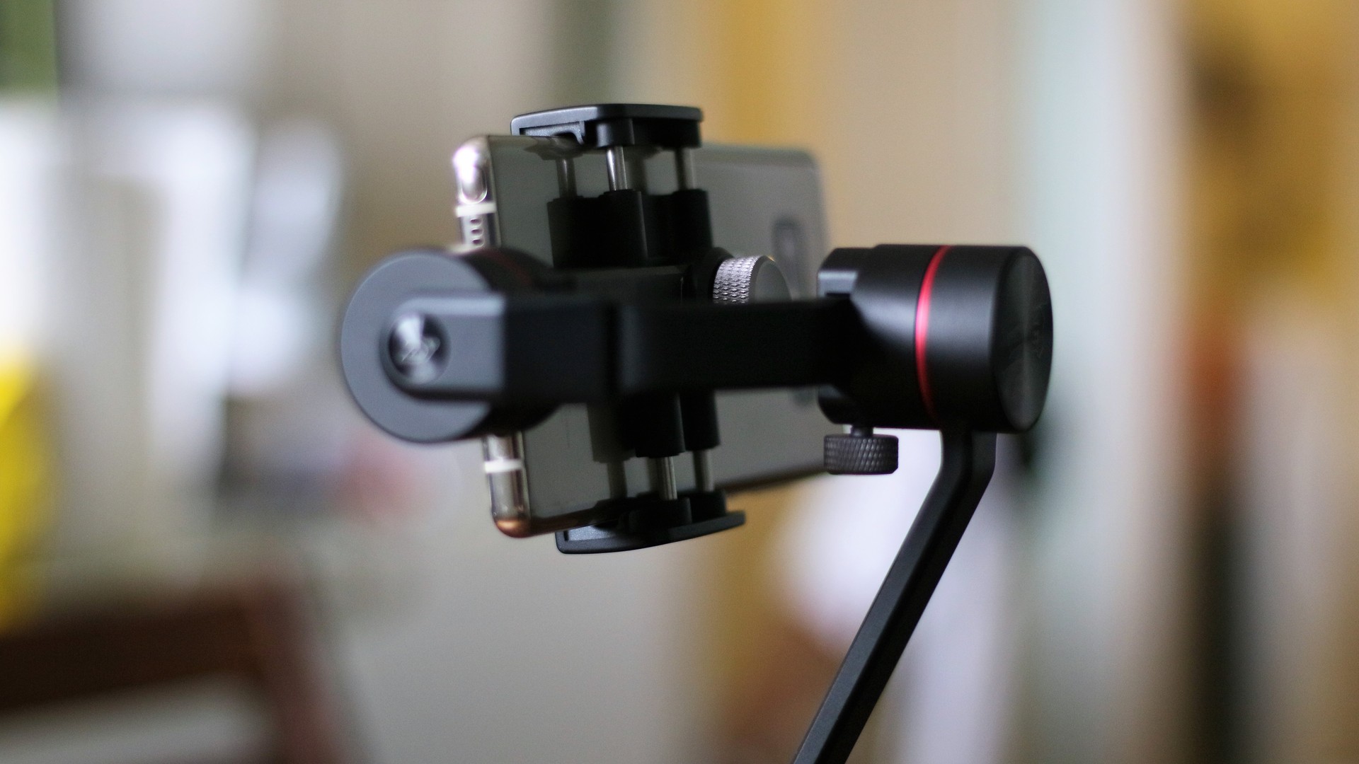 Zhiyun Smooth 3 è un piccolo gimbal con gran autonomia