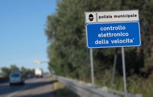 Autovelox fuorilegge senza il cartello, e viceversa - HDmotori.it