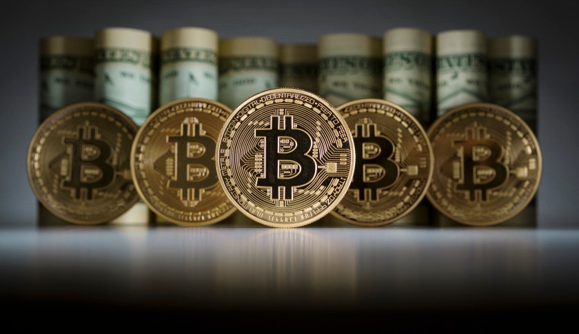Il Bitcoin crolla e tocca il minimo a 30.600 dollari. In aprile era arrivato a 64.000