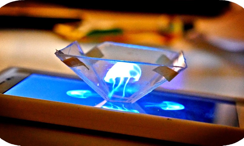 Come trasformare lo smartphone in un proiettore olografico 3D a
