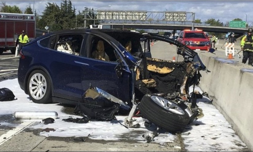 Tesla Model X: l'Autopilot e la distrazione causarono l'incidente mortale  nel 2018 