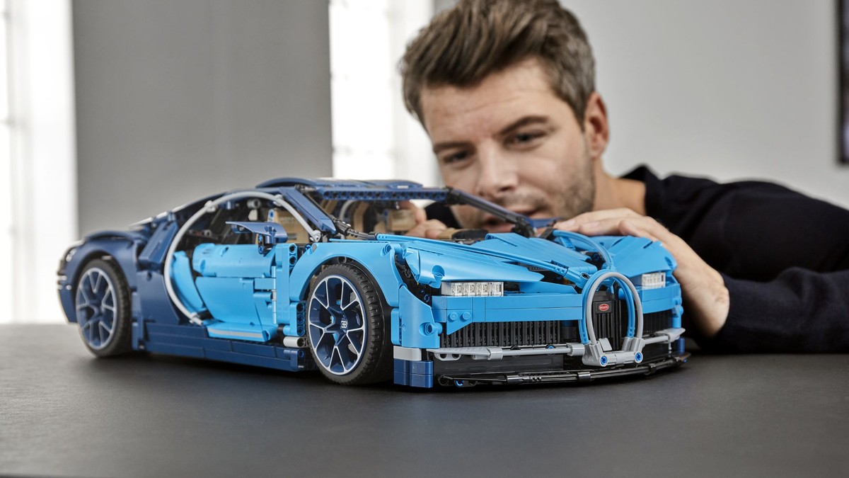 Bugatti Lego Technic, si può guidare l'auto in mattoncini in scala 1:1 -  Attualità 