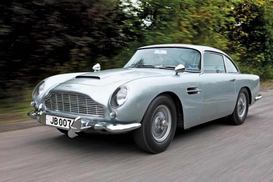 Aston Martin DB5, l'auto di James Bond in "Goldfinger