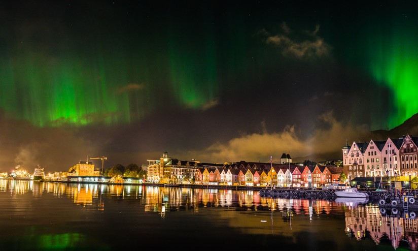 L'aurora boreale illumina i cieli del Nord America: le foto – La Voce di  New York