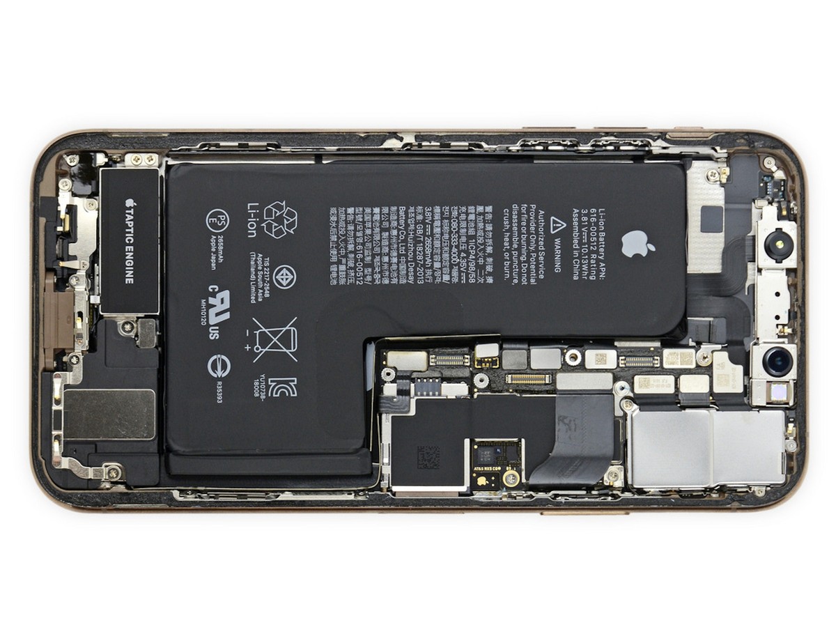 Iphone новый батарея. Iphone 11 Pro Max батарея. Айфон 13 про Макс батарея. Ёмкость аккумулятора iphone 12 Pro Max. Iphone 14 Pro АКБ.