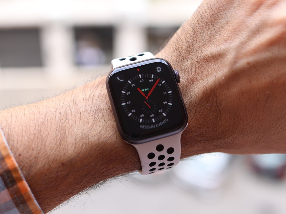 Apple watch non si accende sale quando alzo il polso