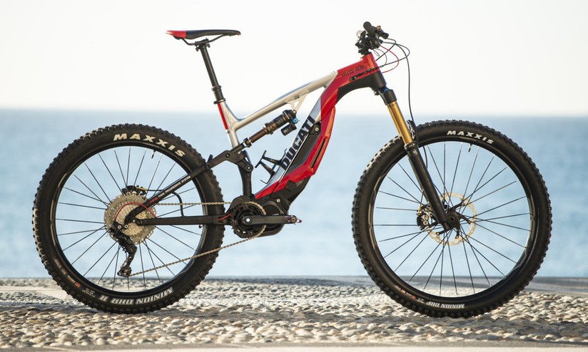 Tourism Mountain Bike Con Pedalata Assistita Prezzo Roma In Un